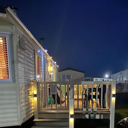 Calypso Hot Tub Breaks Tattershall Lakes Pet Friendly Exterior foto