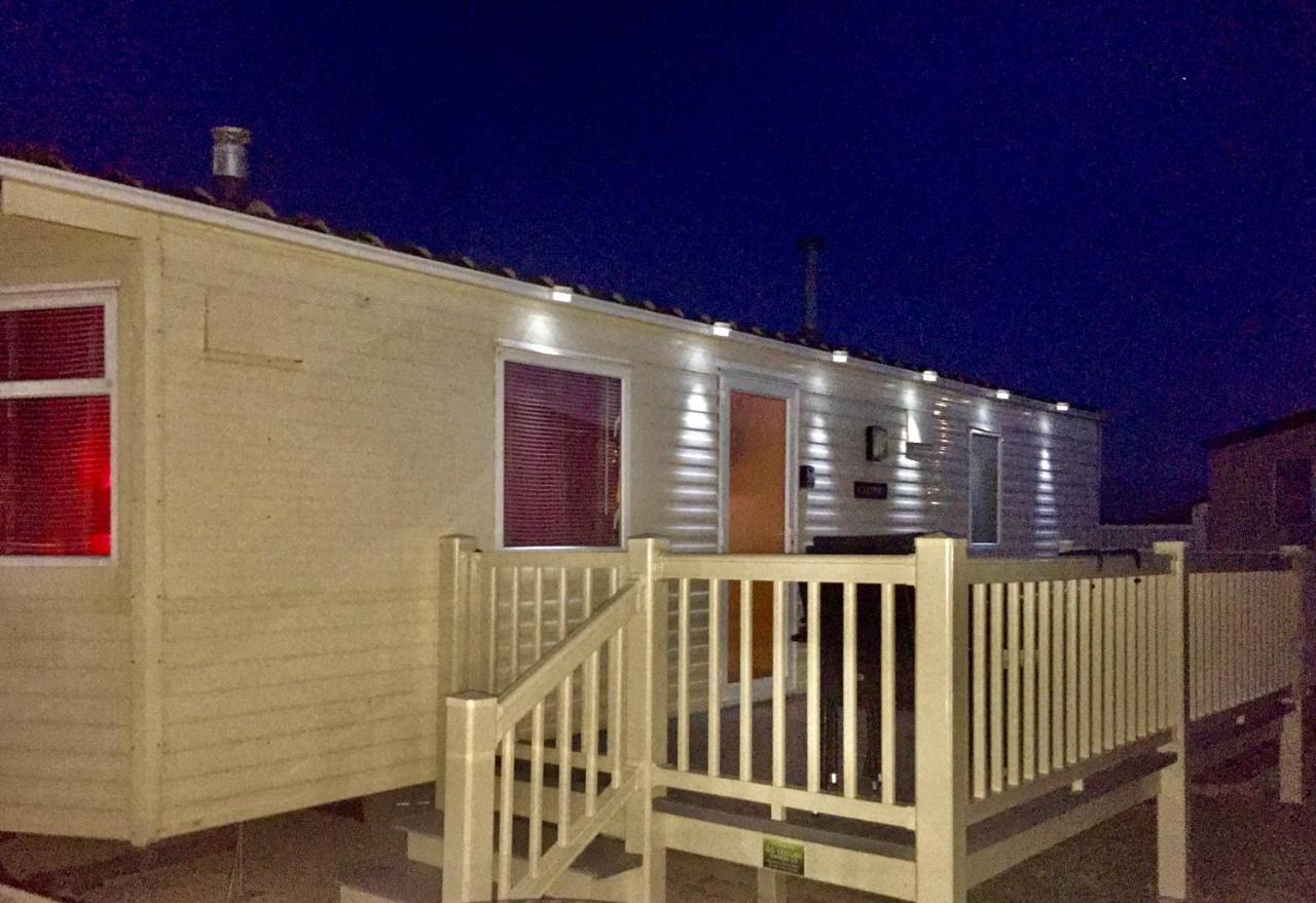 Calypso Hot Tub Breaks Tattershall Lakes Pet Friendly Exterior foto