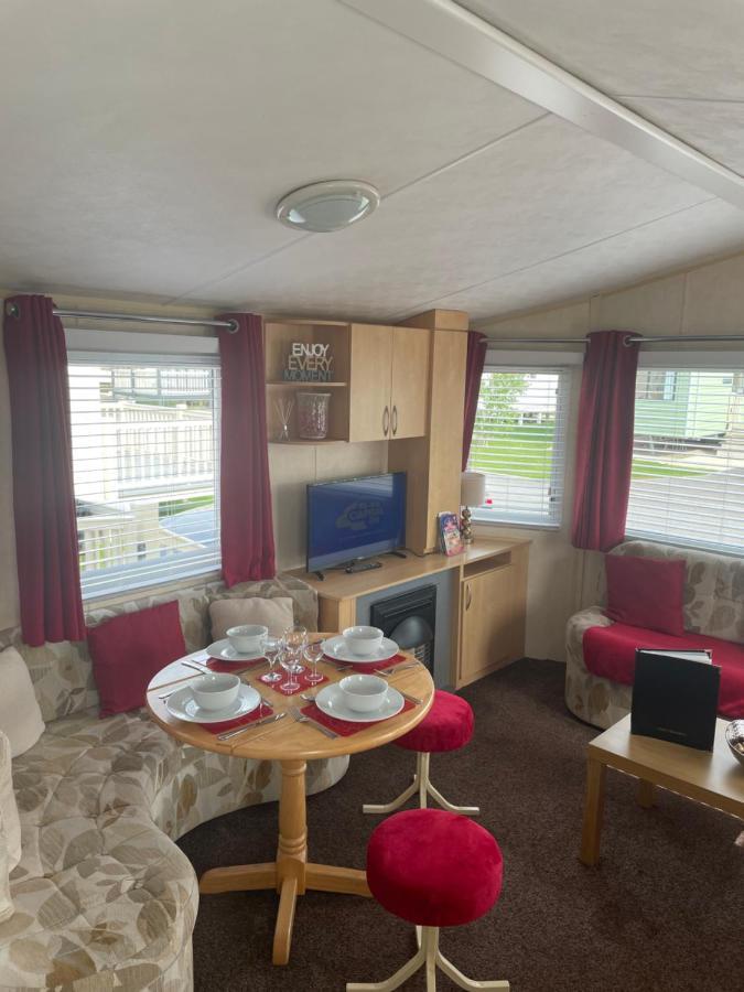 Calypso Hot Tub Breaks Tattershall Lakes Pet Friendly Exterior foto